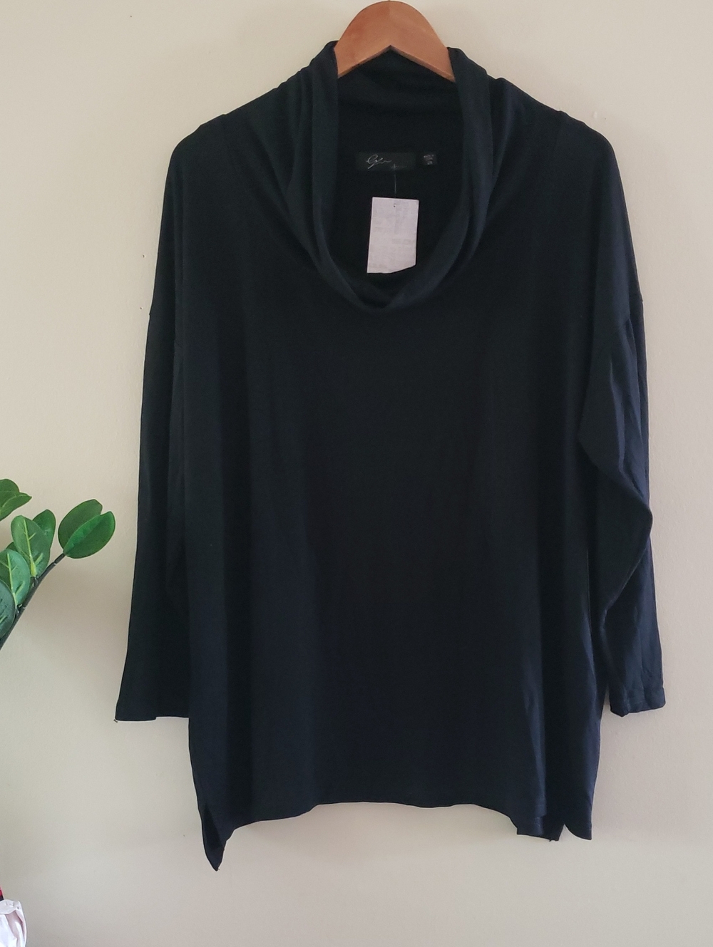 CYRUS BNWT PLUS Cowl Neck Long Sleeve Tunic - Black 2X